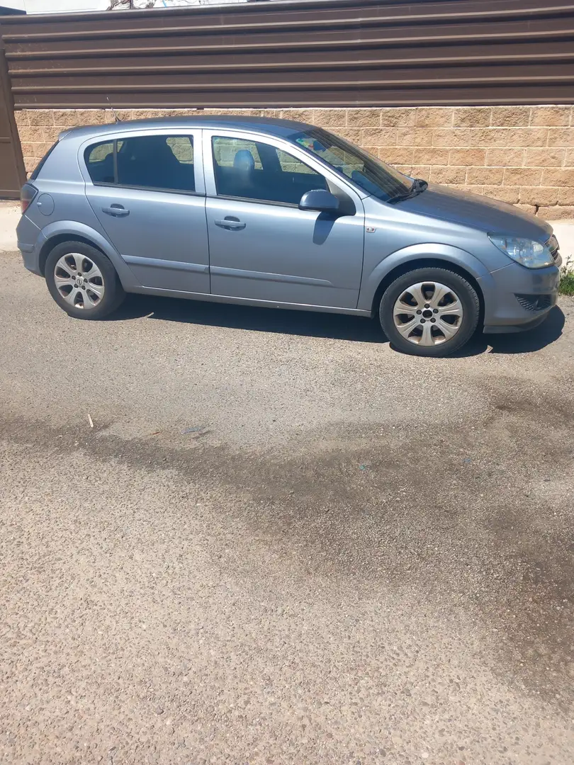 Opel Astra Sedán 1.7CDTi Cosmo - 1