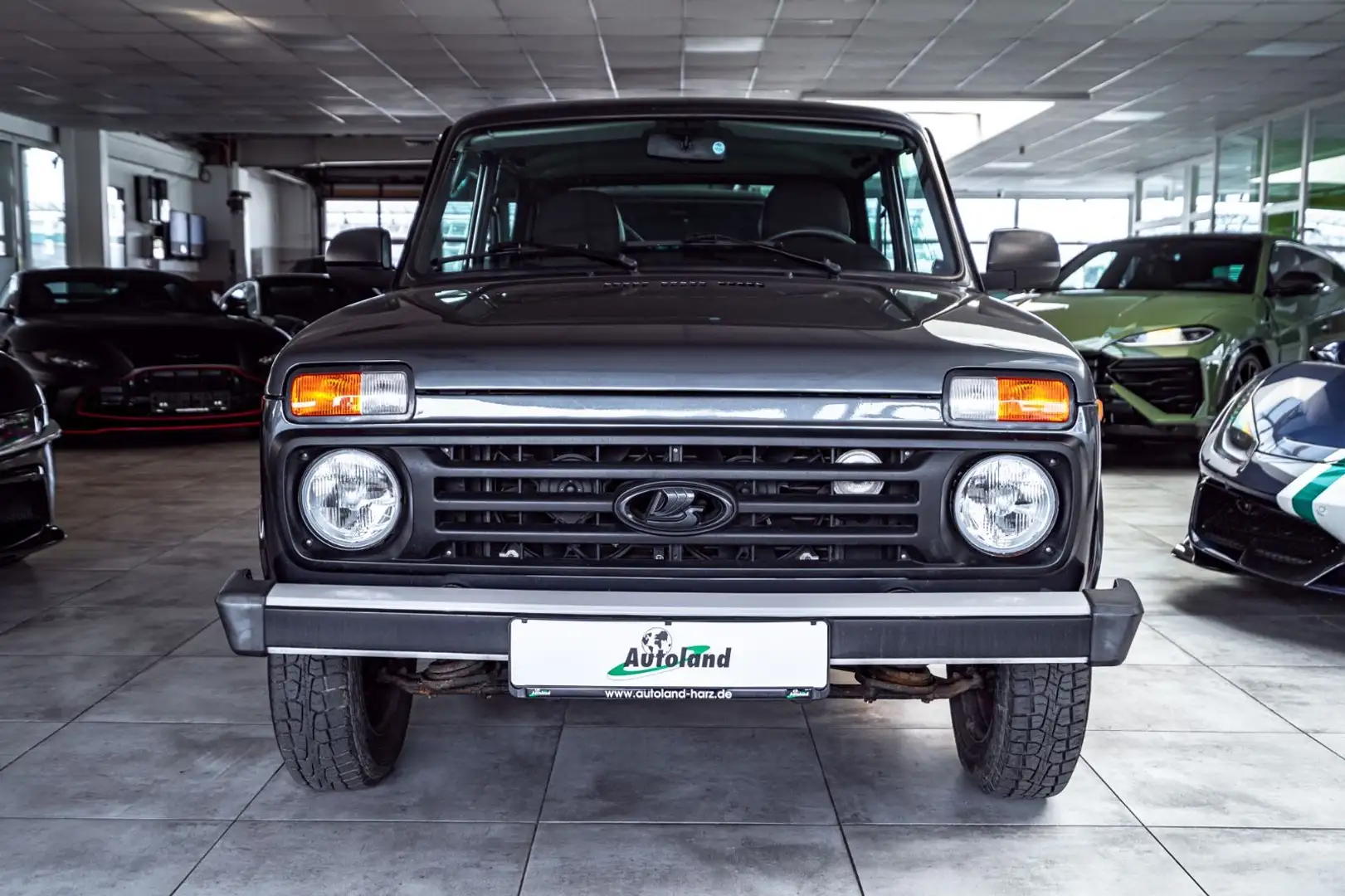 Lada Niva Ubran 4X4*TÜVNeu*TopGepflegt* Grau - 2