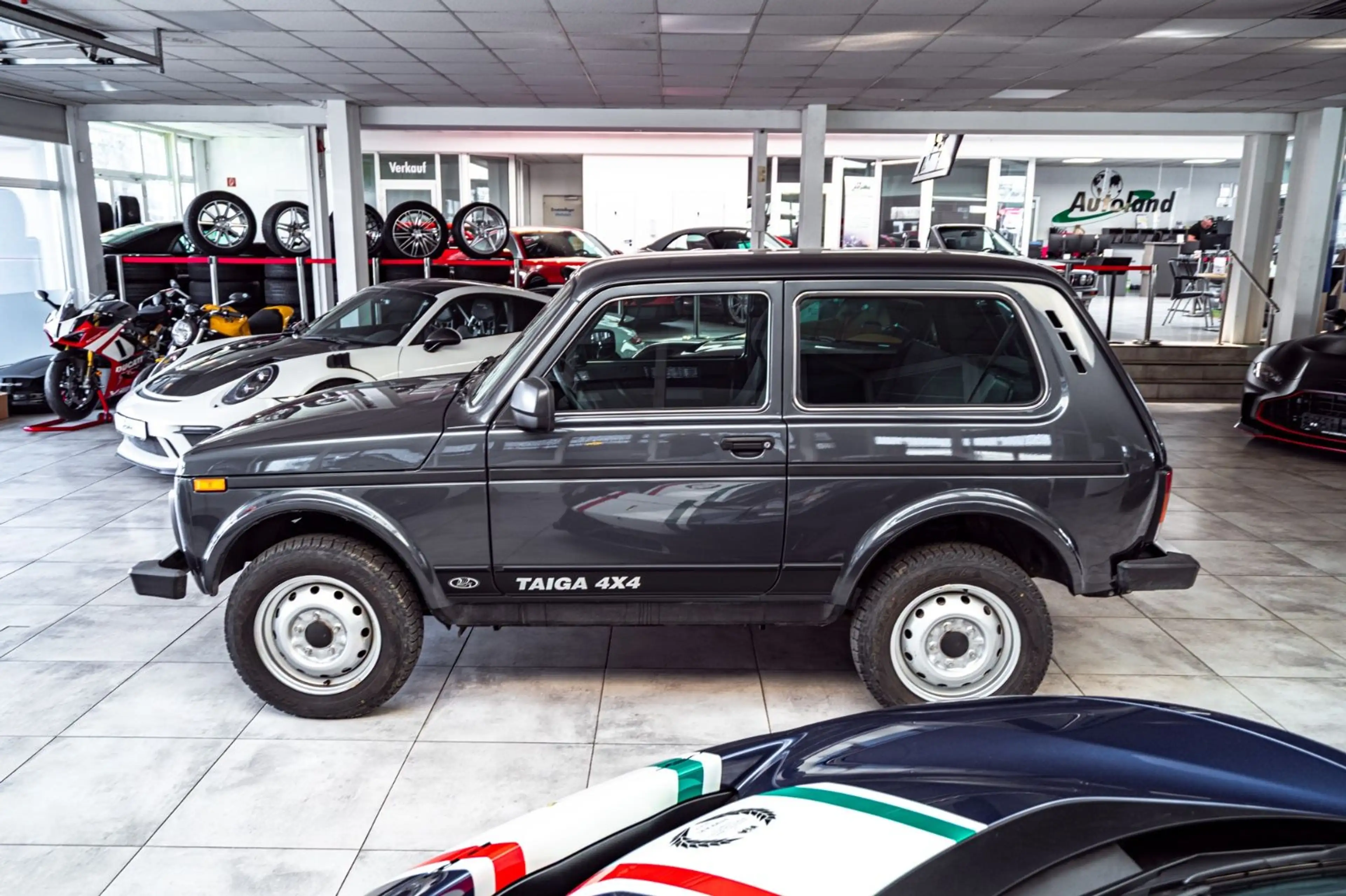 Lada Niva Ubran 4X4*TÜVNeu*TopGepflegt* — photo 4