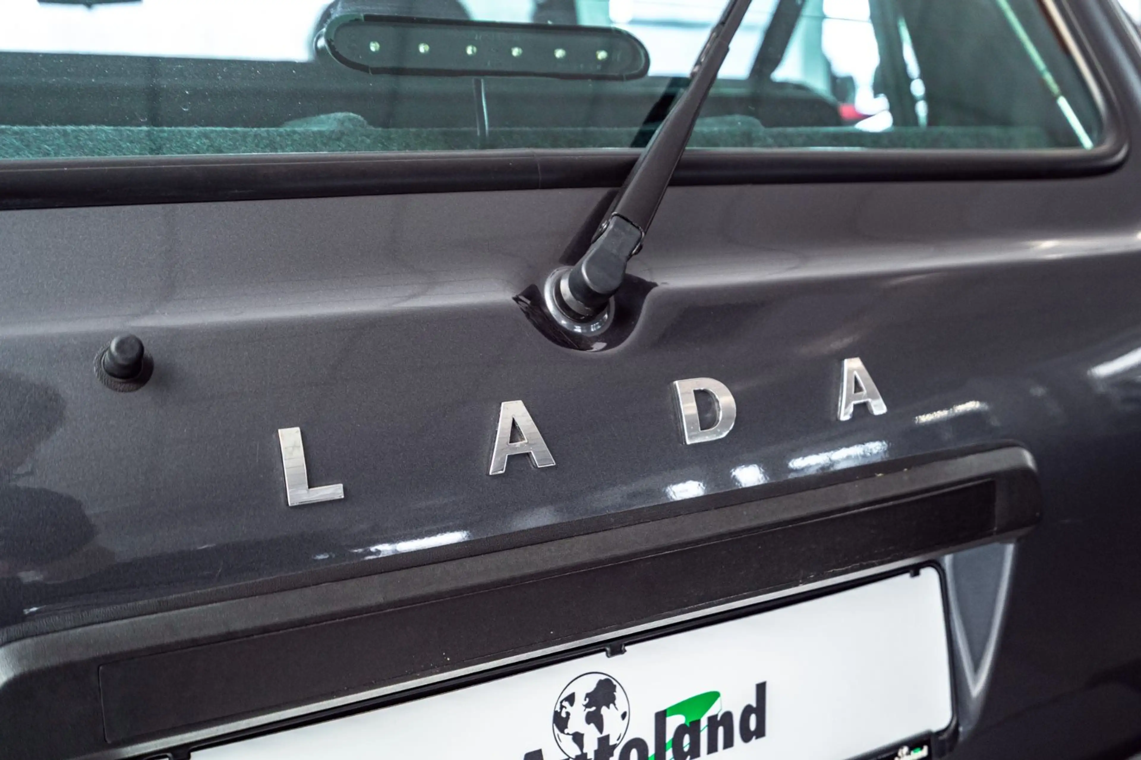 Lada Niva Ubran 4X4*TÜVNeu*TopGepflegt* — photo 15