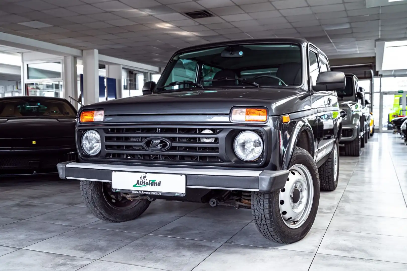 Lada Niva Ubran 4X4*TÜVNeu*TopGepflegt* Grau - 1