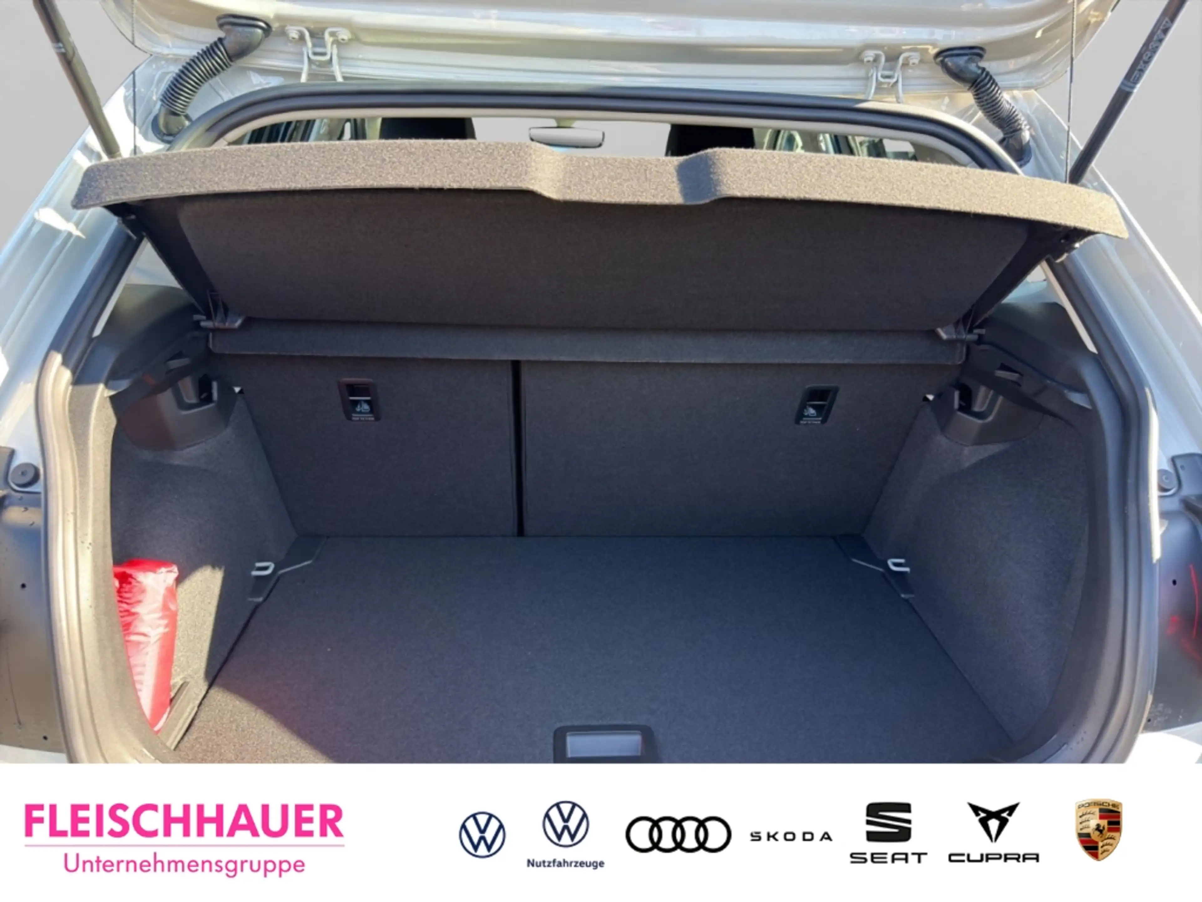 Volkswagen Polo VI 1.0 Life — photo 6