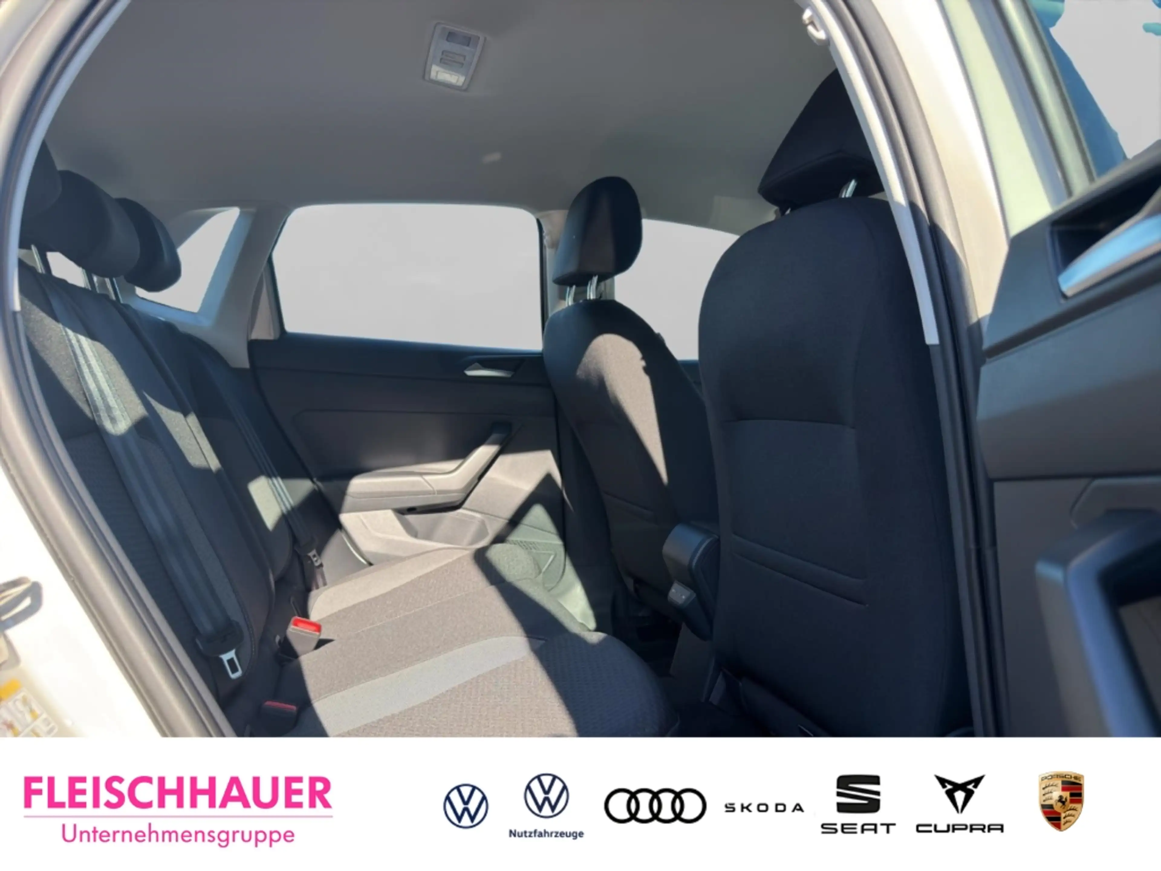 Volkswagen Polo VI 1.0 Life — photo 10