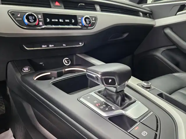 Audi A4 view 14
