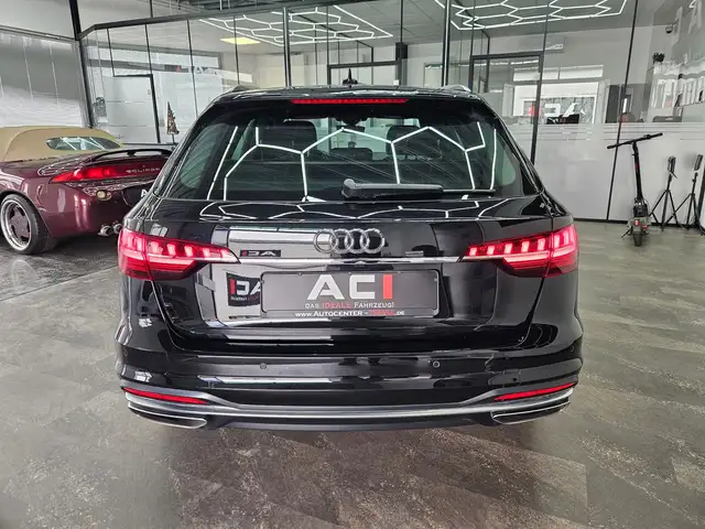 Audi A4 view 9