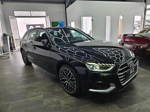 Audi A4 view 12