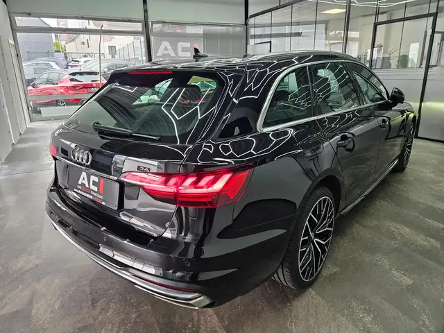 Audi A4 view 10