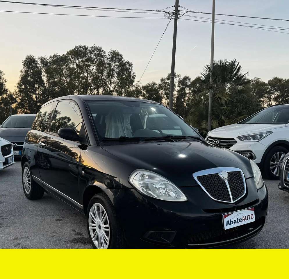 Lancia Ypsilon