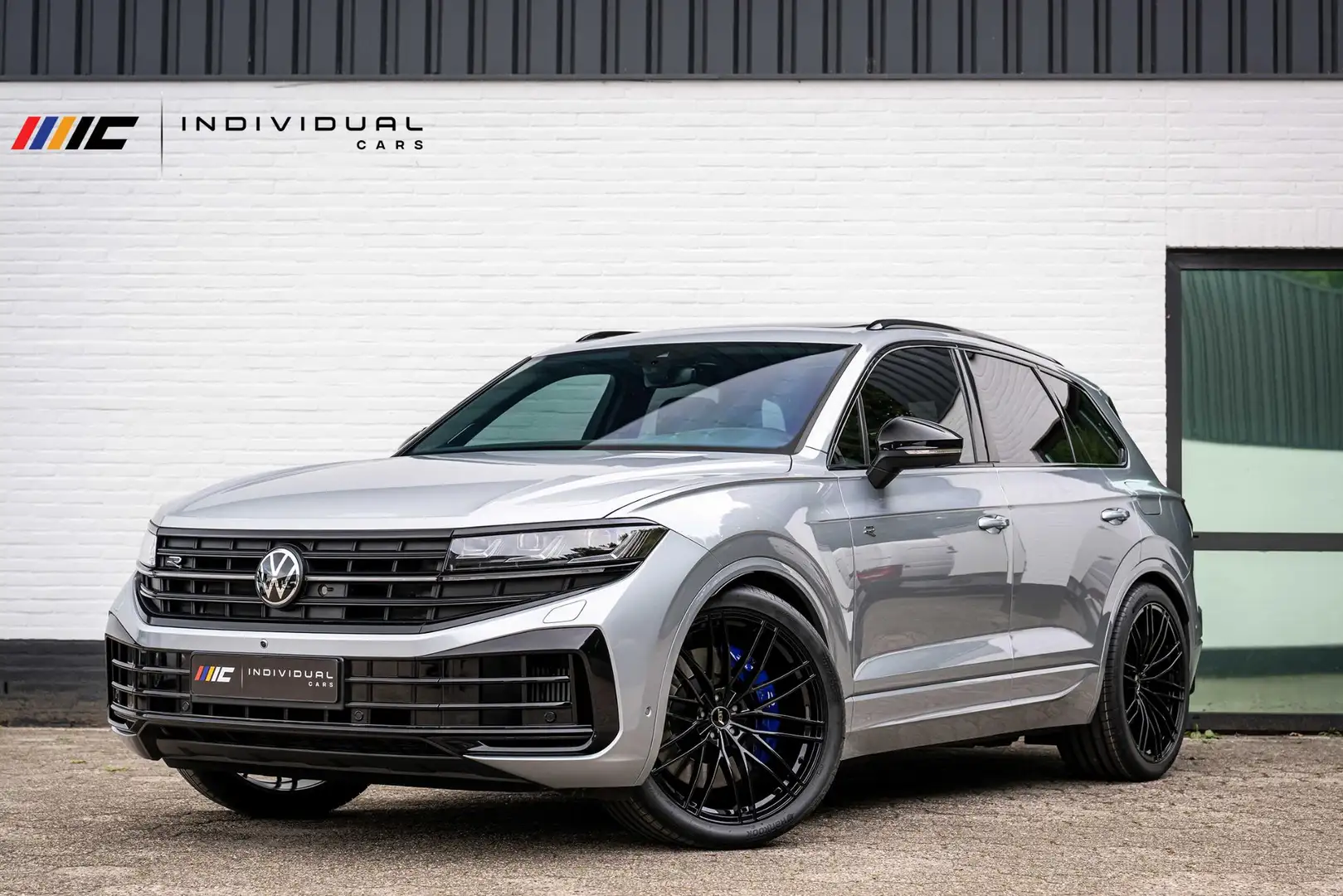 Volkswagen Touareg 3.0 TSI eHybrid R 4M Nightvision DynAudio Trekhaak Silber - 1