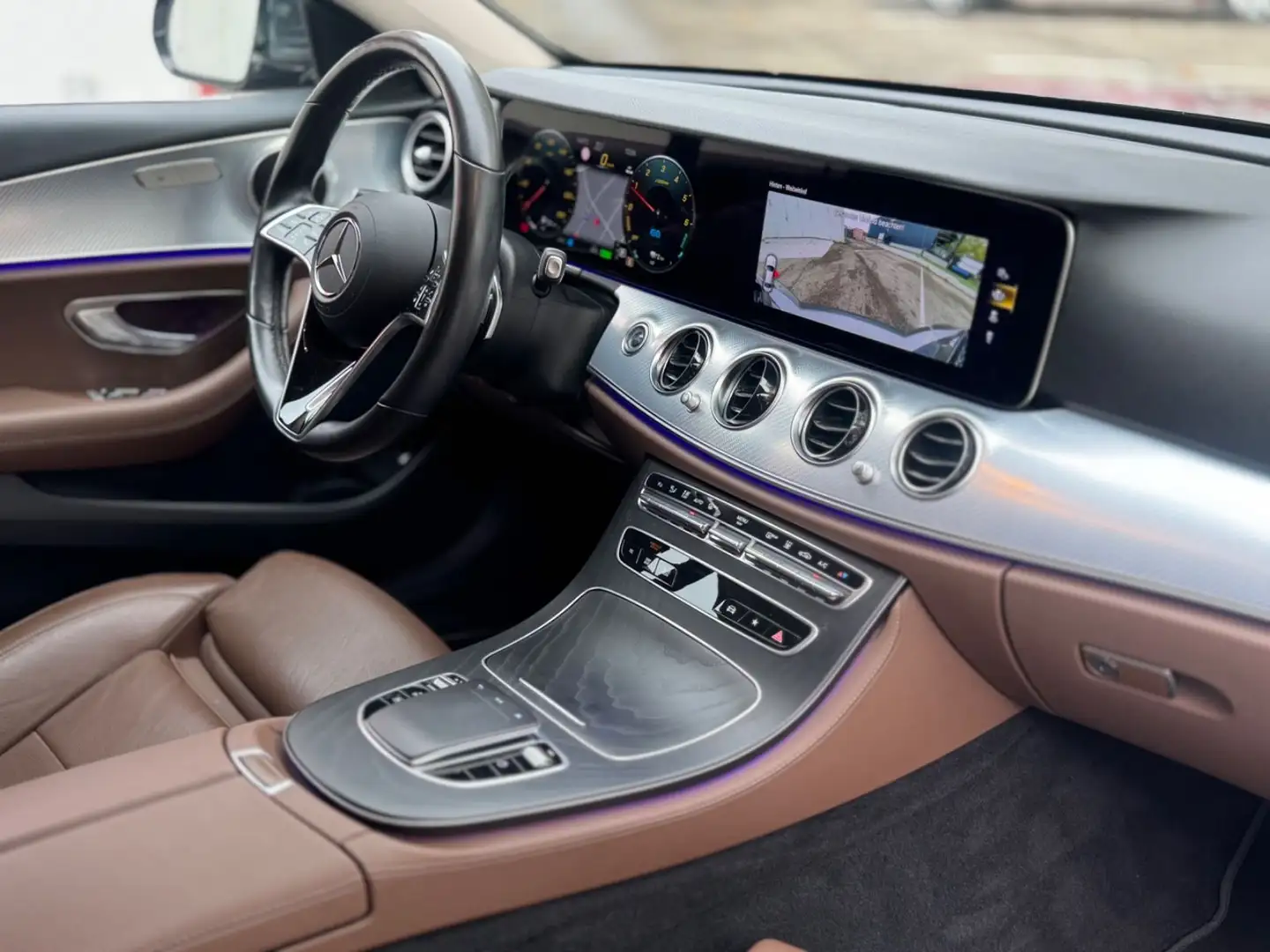 Mercedes-Benz E 300 de Lim. Avantgarde HUD KAM AMBI AHK LED Gris - 2
