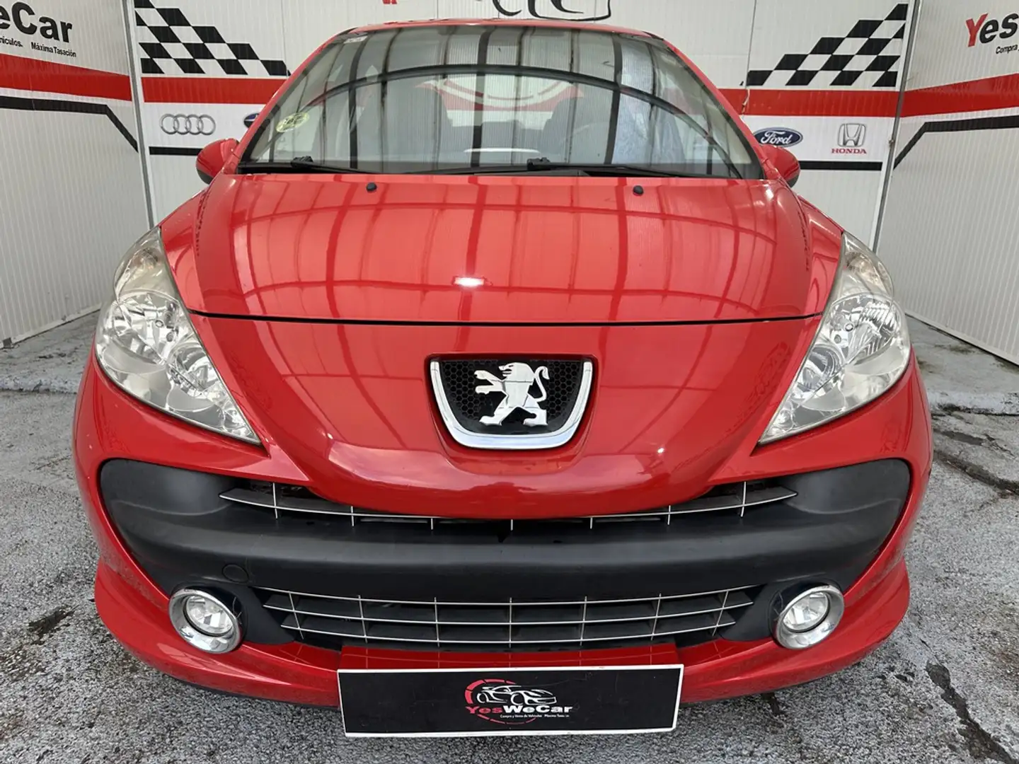 Peugeot 207 1.6HDI Sport Rojo - 2