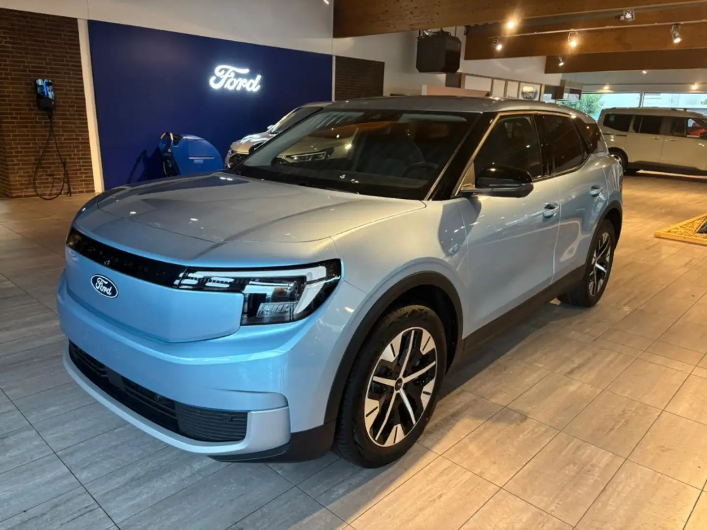 Ford Explorer EXTENDED RANGE 77kKWH FAHRERASSISTENZ-PAKET / WÄRM Blau - 2