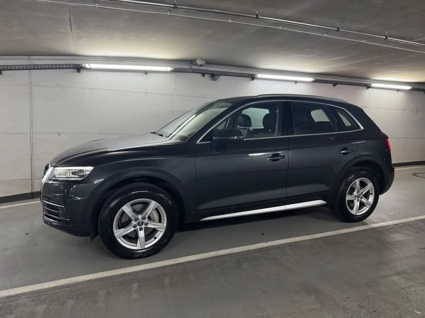 Audi Q5 2.0 TDI quattro |Sport|Virtual|Shzg|LED|R-Cam Grau - 2