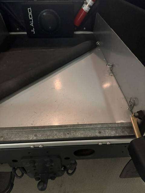 2004 Land Rover Defender 90 - TD5 thumb 15