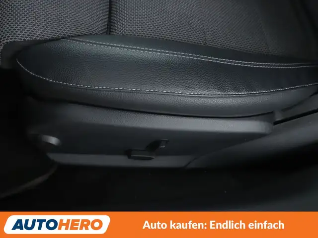 Mercedes-Benz E-Class view 30