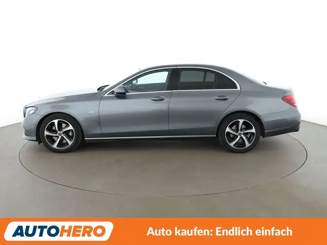 Mercedes-Benz E-Class view 3