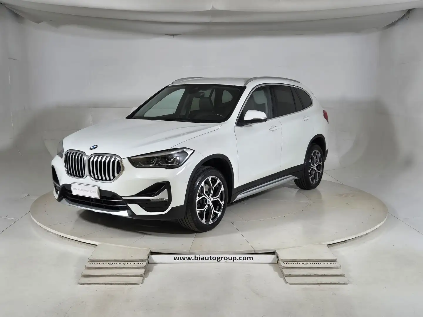 BMW X1 F48 2019 Diesel sdrive18d xLine Plus auto Weiß - 1