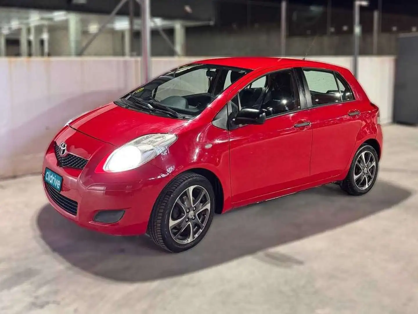Toyota Yaris 1.4D-4D Live Rojo - 2