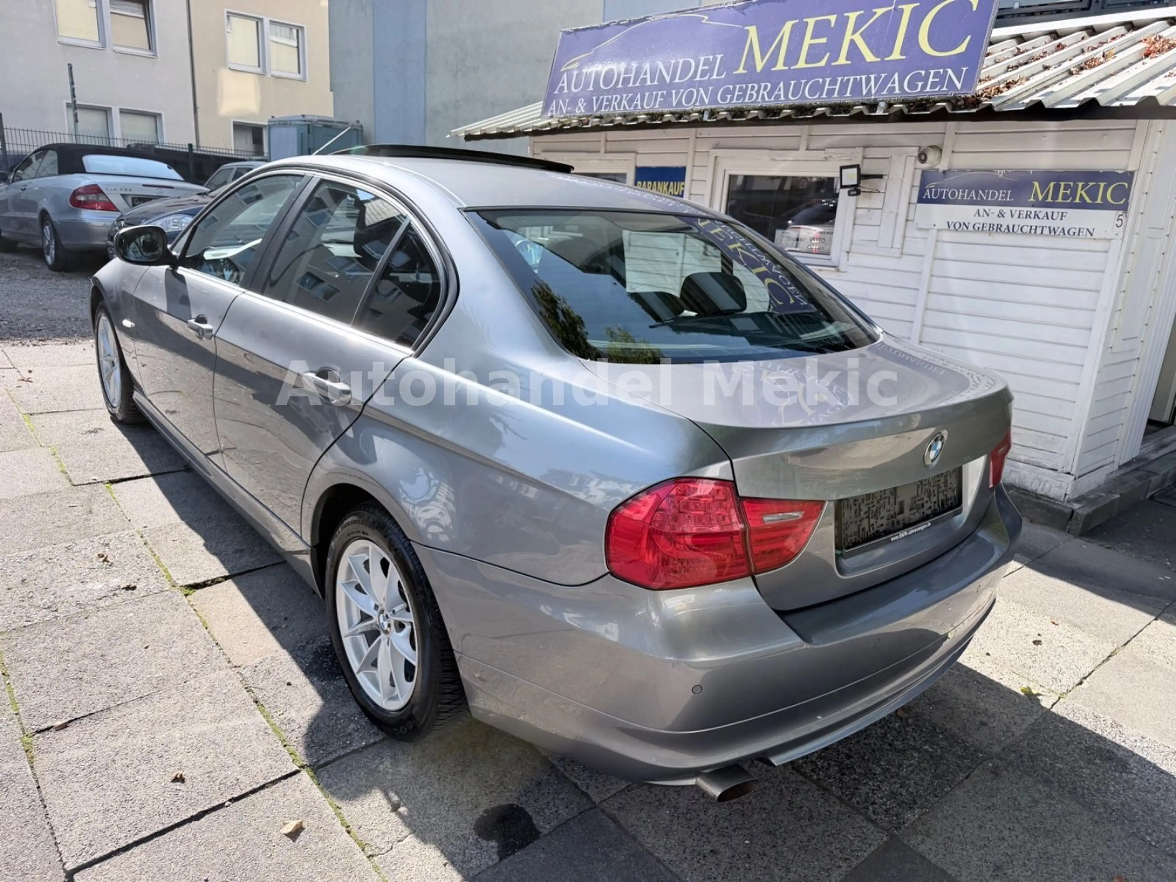 BMW 318 i Limousine- Xenon — photo 9