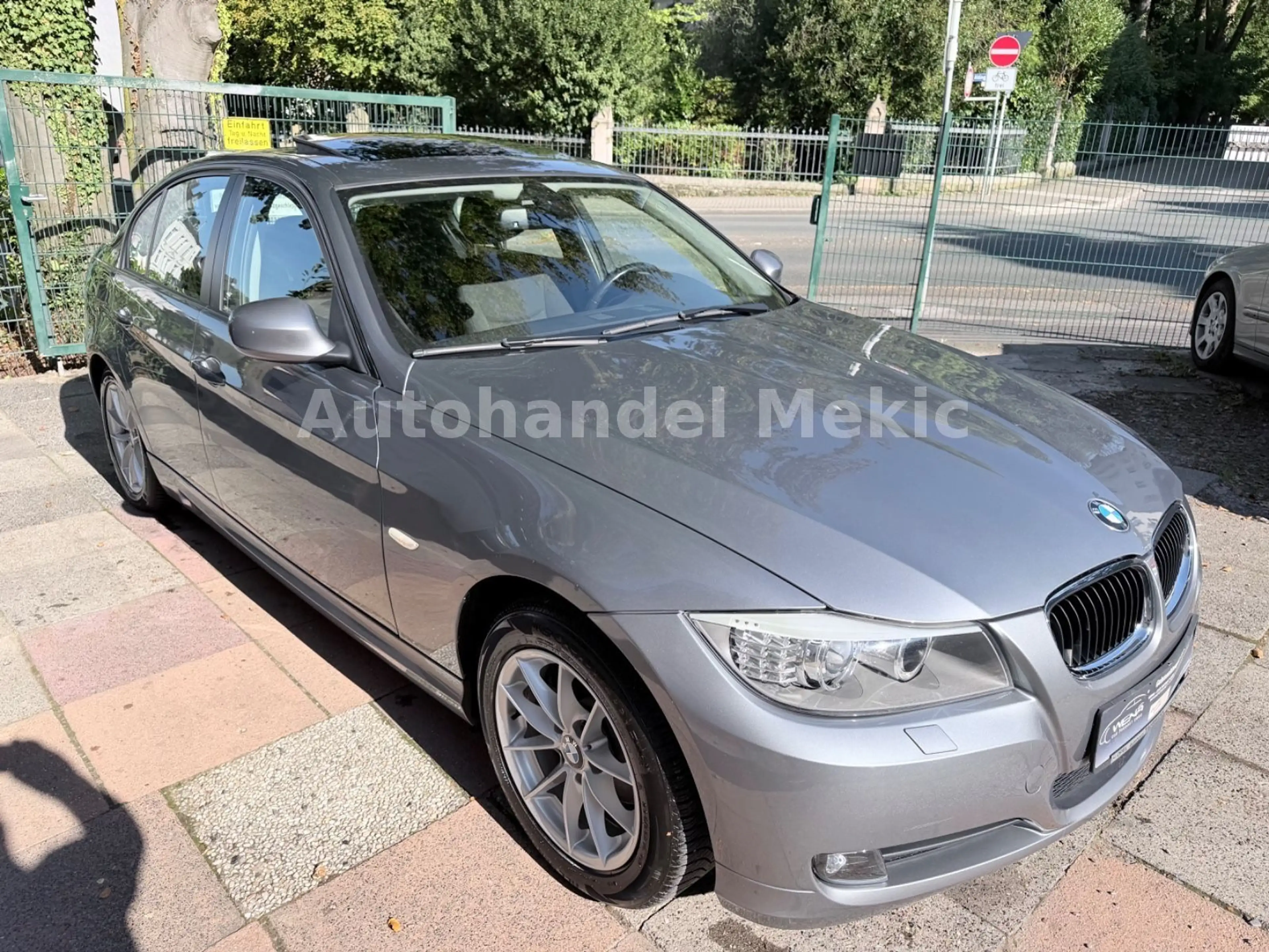 BMW 318 i Limousine- Xenon — photo 11