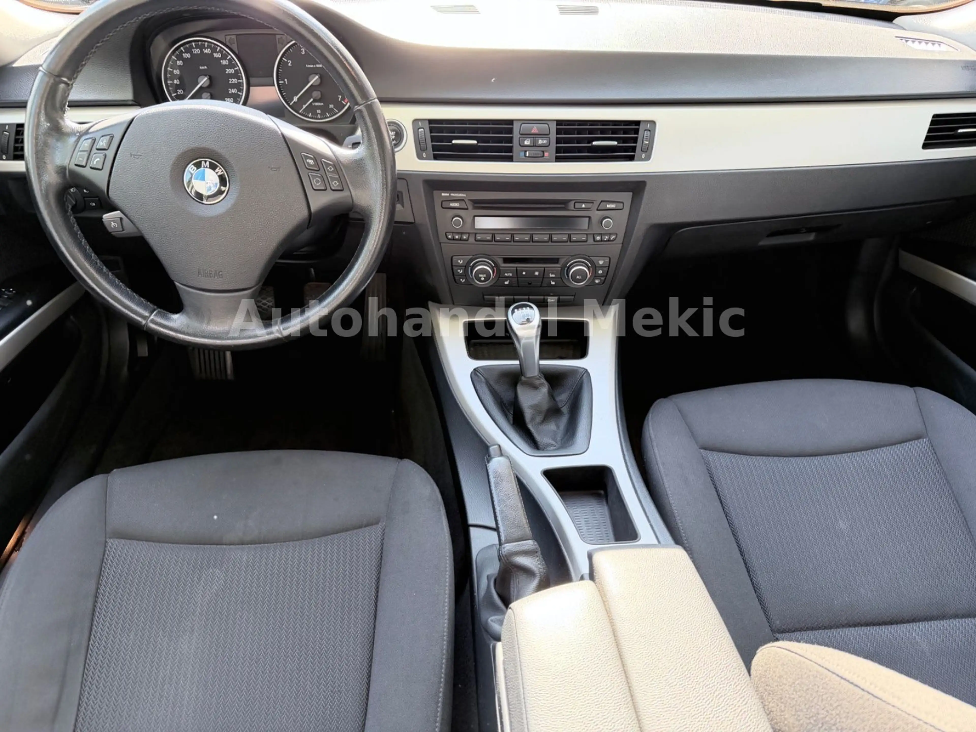 BMW 318 i Limousine- Xenon — photo 13