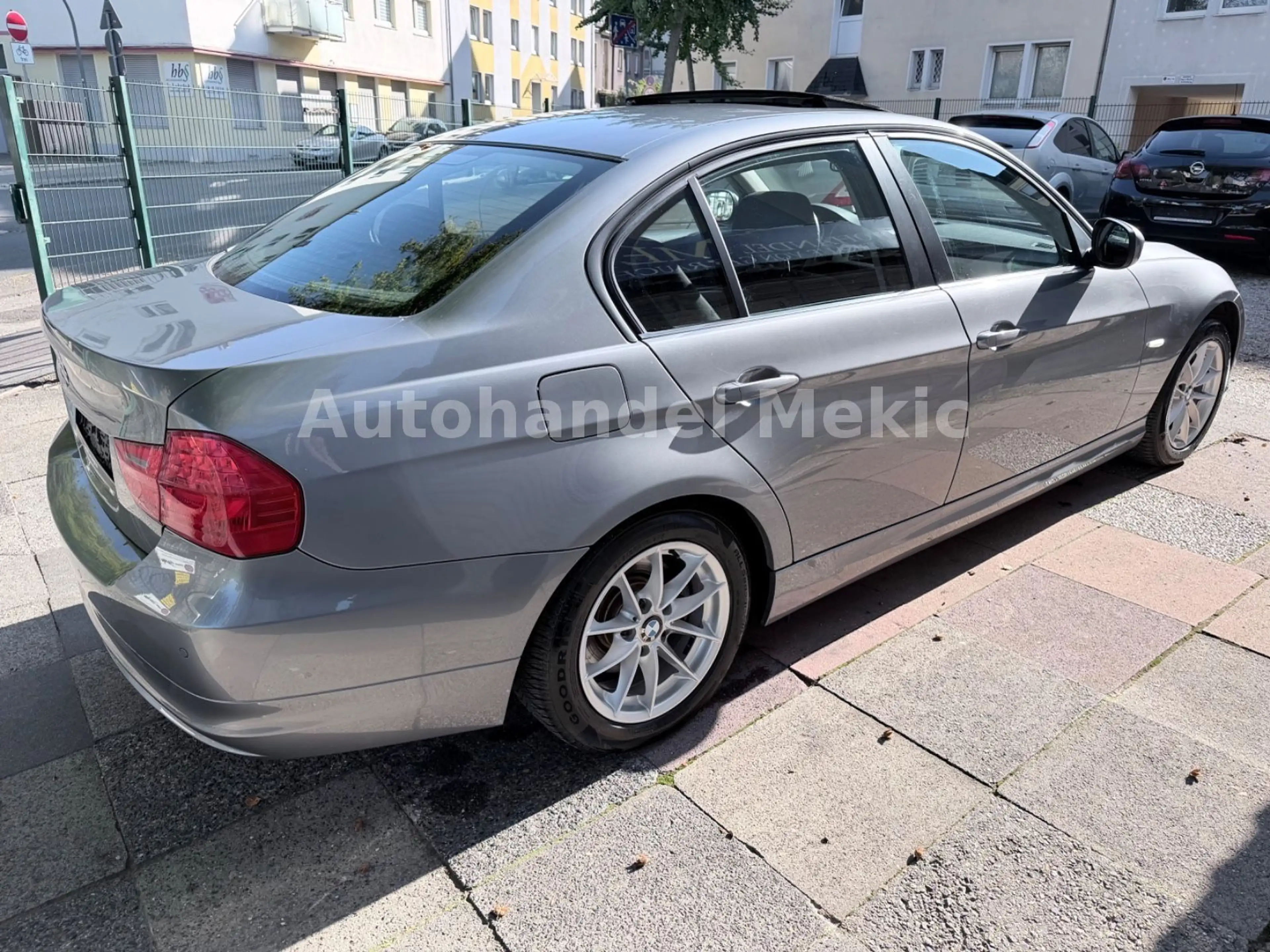 BMW 318 i Limousine- Xenon — photo 4