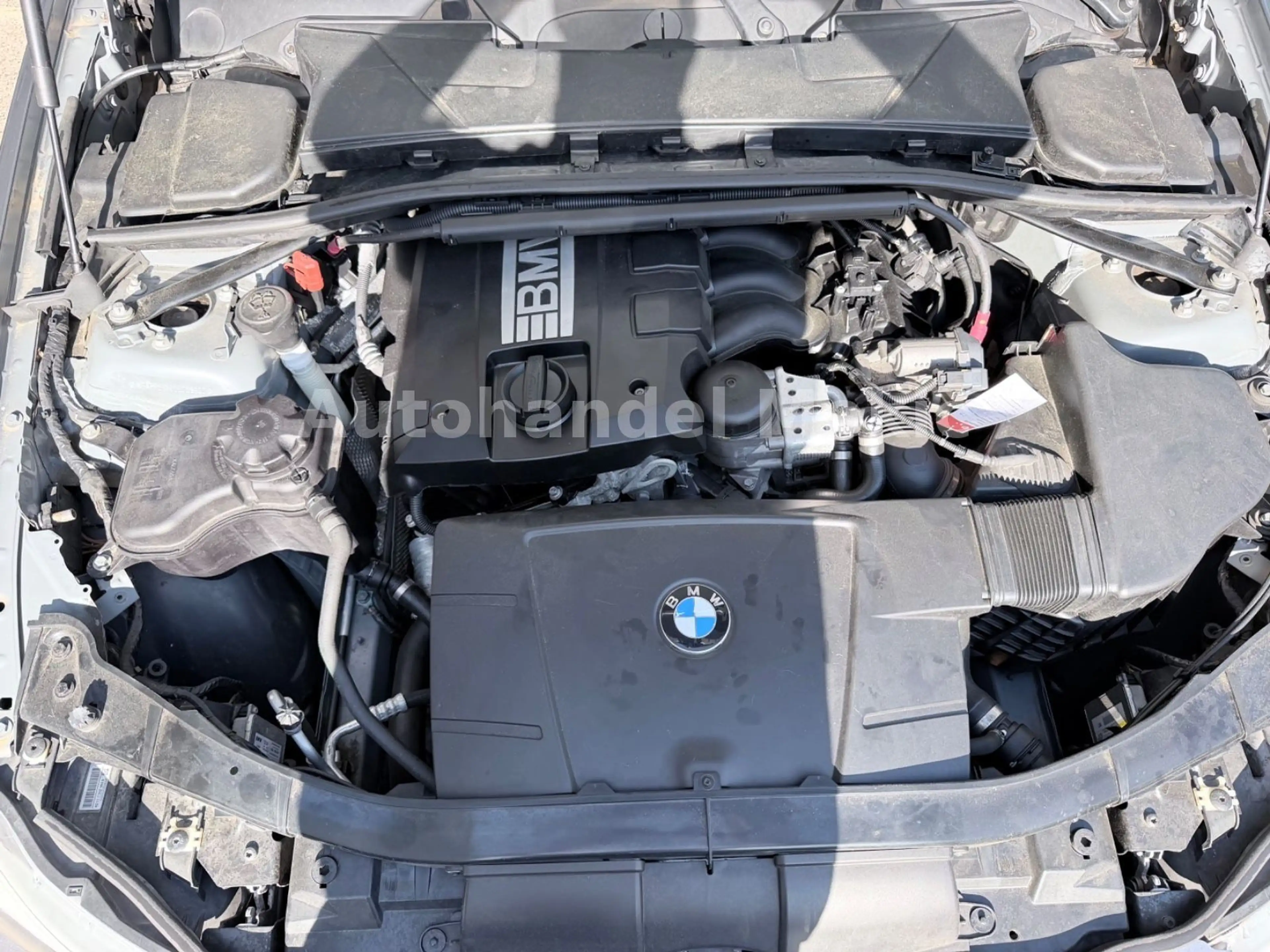 BMW 318 i Limousine- Xenon — photo 18