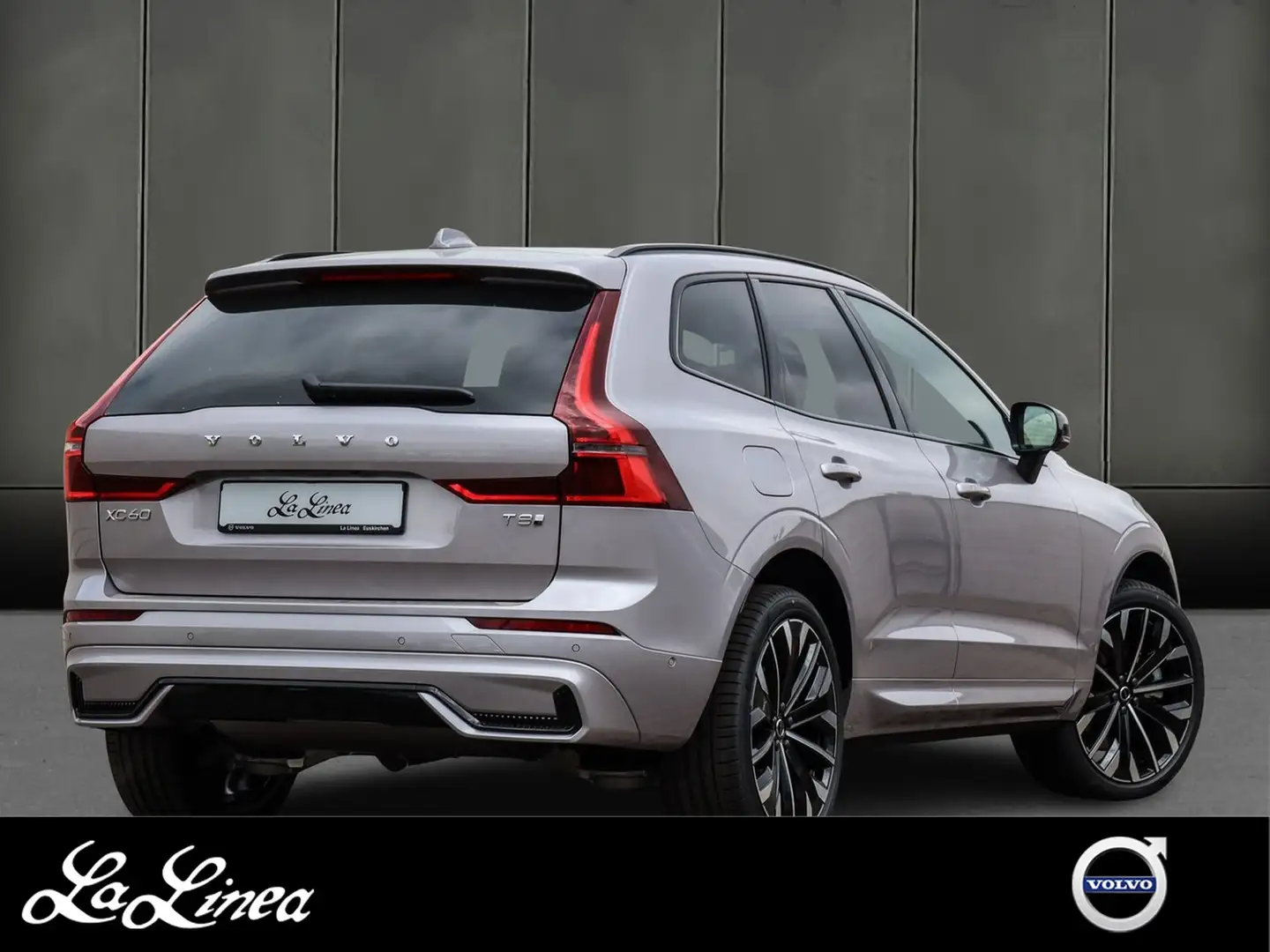 Volvo XC60 T8 Reskin Ultra Black Edition Recharge Plug-In ... Silber - 2