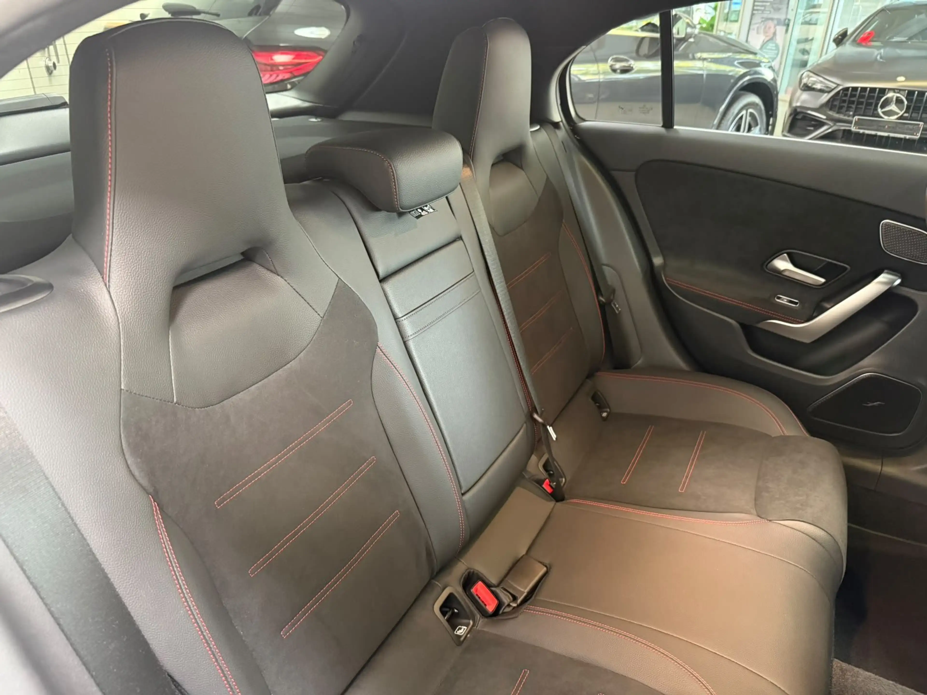 Mercedes-Benz A 250 4M AMG PREMIUM PLUS+TECHNIKPAKET+BURMESTER — photo 14