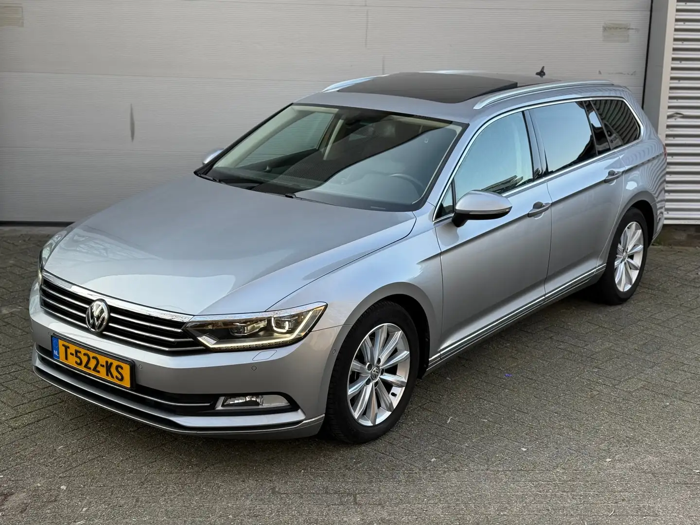 Volkswagen Passat Variant 1.5 TSI Highline Business R l Pano l Automaat l Na Gris - 1