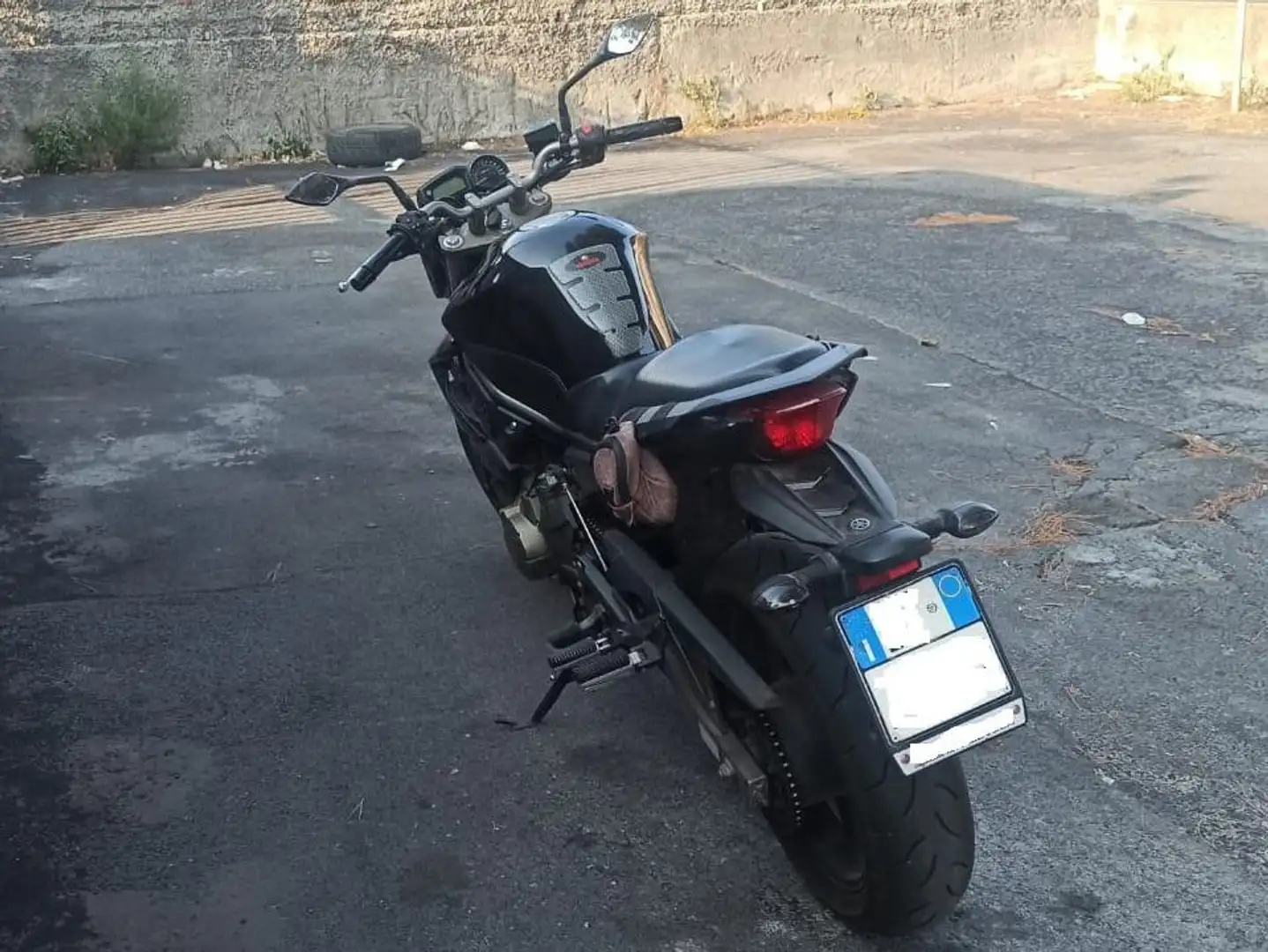 Yamaha XJ 6 Fekete - 2