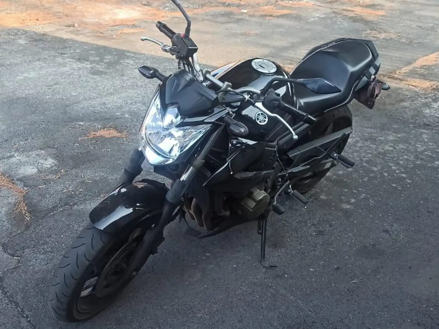 Yamaha XJ 6 Fekete - 1