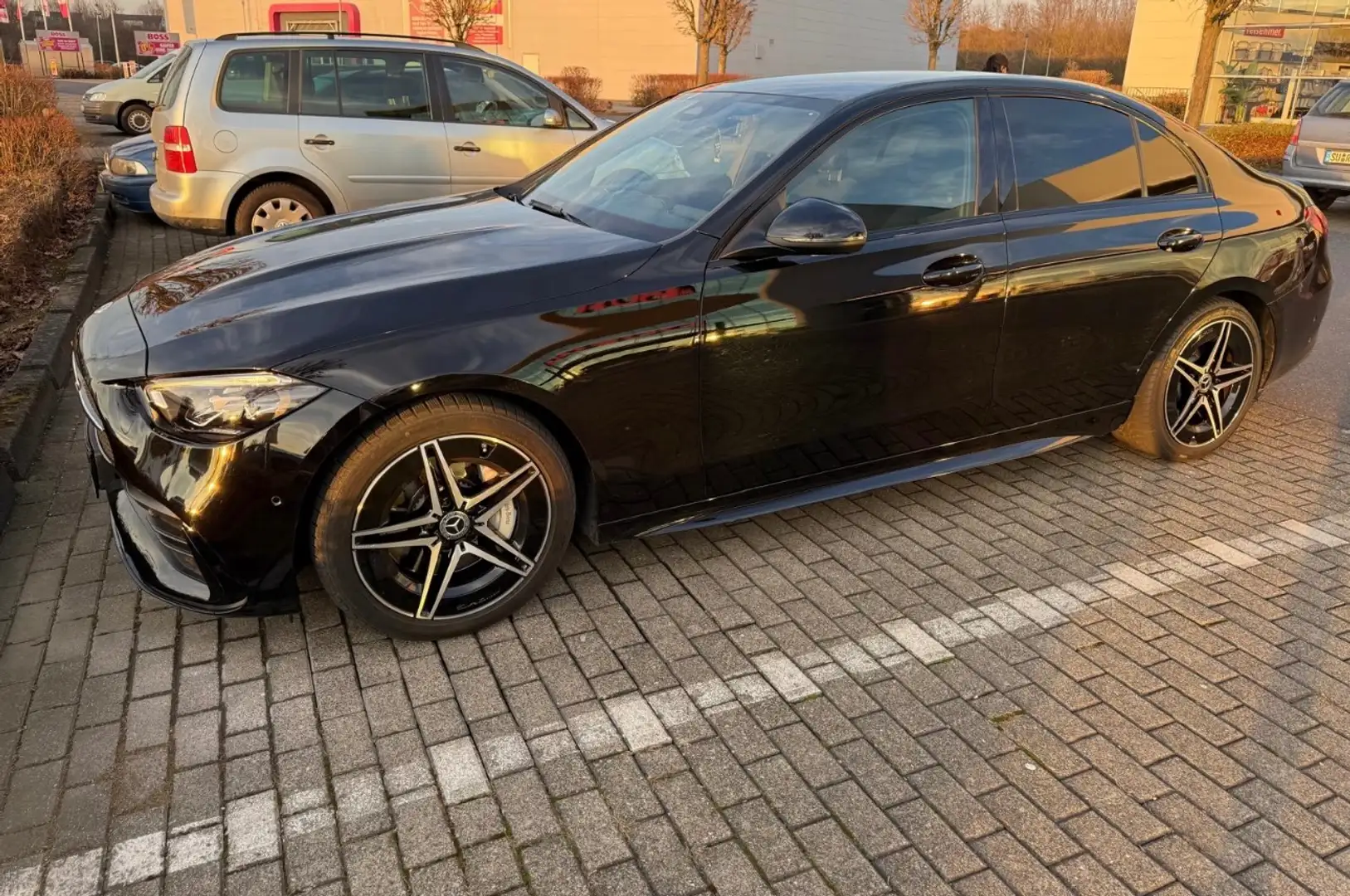 Mercedes-Benz 180 Schwarz - 1