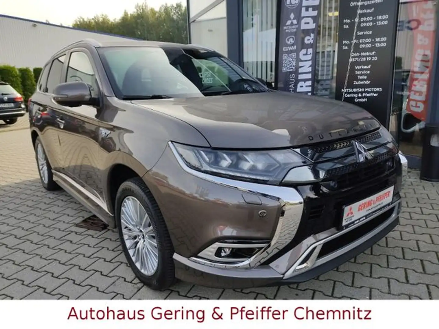 Mitsubishi Outlander PHEV PlugIn Hybrid Spirit+  PHEV Plus Spirit+ 4WD Braun - 1