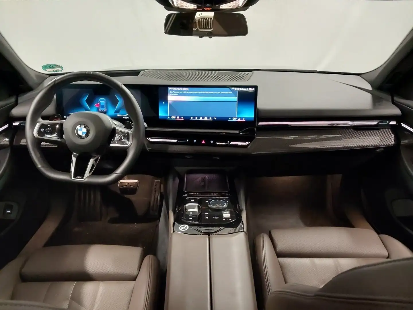BMW 520 i M Sport PANO AHK h&k DA+ 360° Ad-LED StHzg Schwarz - 2