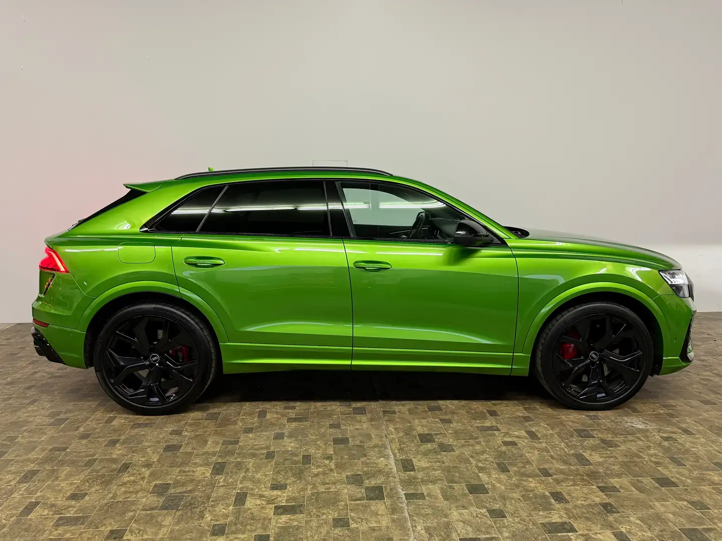 Audi Q8 4.0 TFSI quattro, Massage, Matrix, 23"Alu, Pano Grün - 1