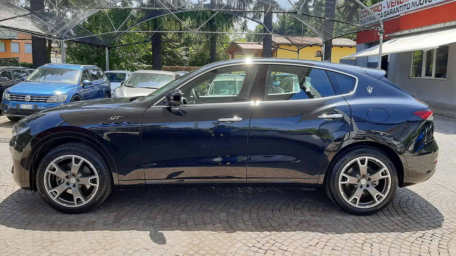 Maserati Levante 2.0 mhev GT 330cv auto Schwarz - 2