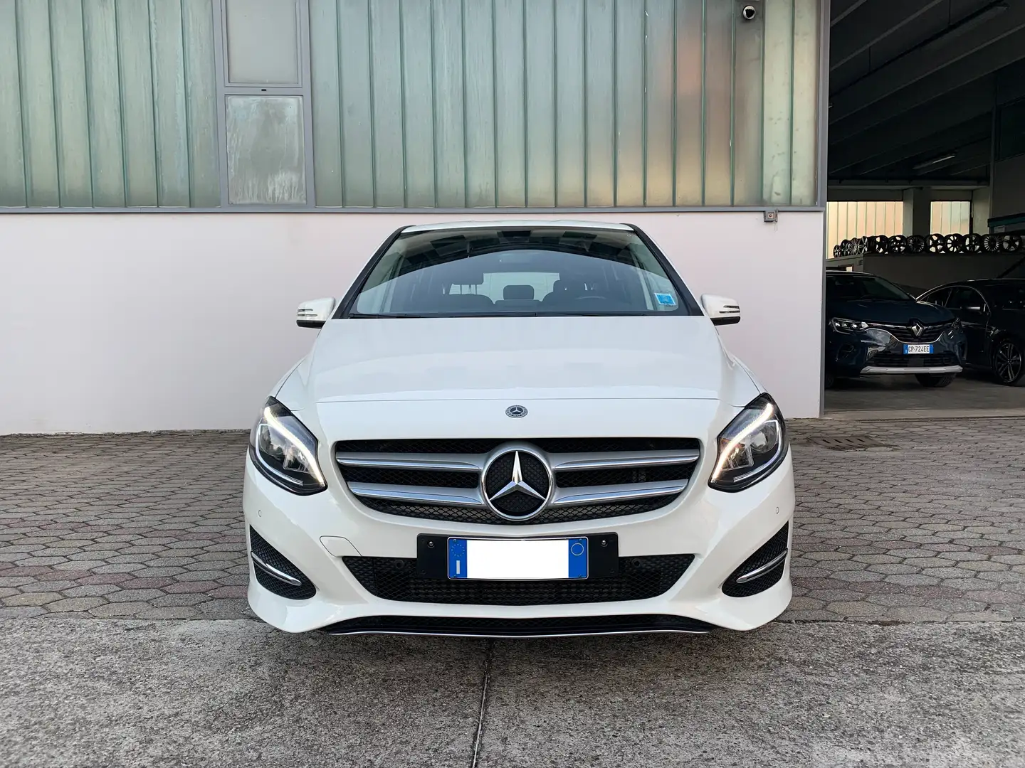 Mercedes-Benz B 180 D SPORT AUTO NAVI PELLE XENO CRUISE PDC Bianco - 2