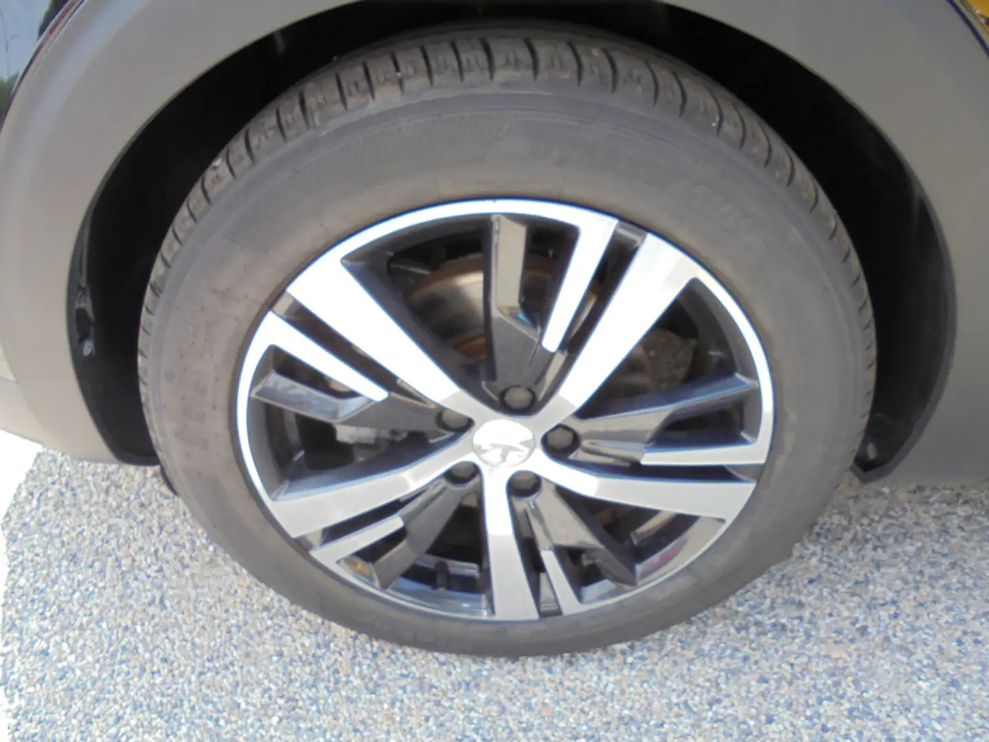 Peugeot 3008 BlueHDi 130ch EAT8 GT Line - 2