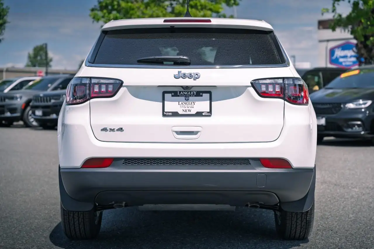 Jeep Compass снимка Jeep Compass