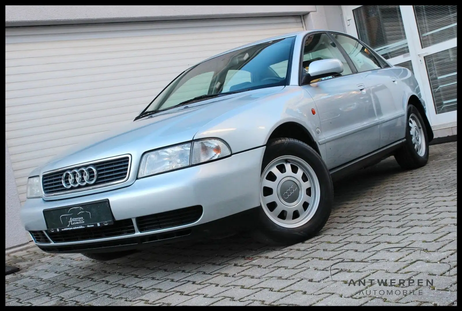 Audi A4 *B5*2,6*Limo*V6*Automatik*Dt.Fzg.*AHK*Velour* Argent - 1