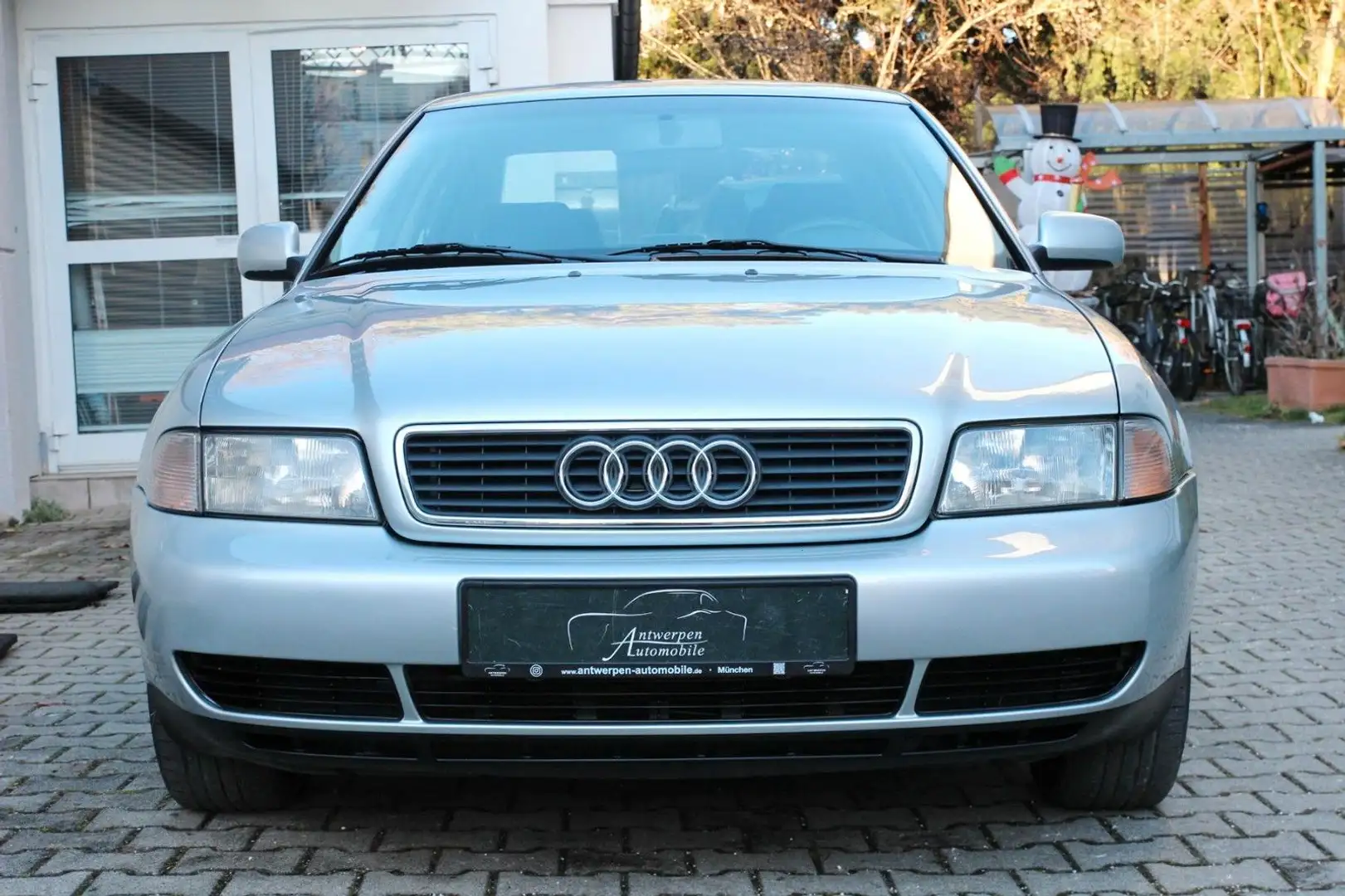 Audi A4 *B5*2,6*Limo*V6*Automatik*Dt.Fzg.*AHK*Velour* Argent - 2