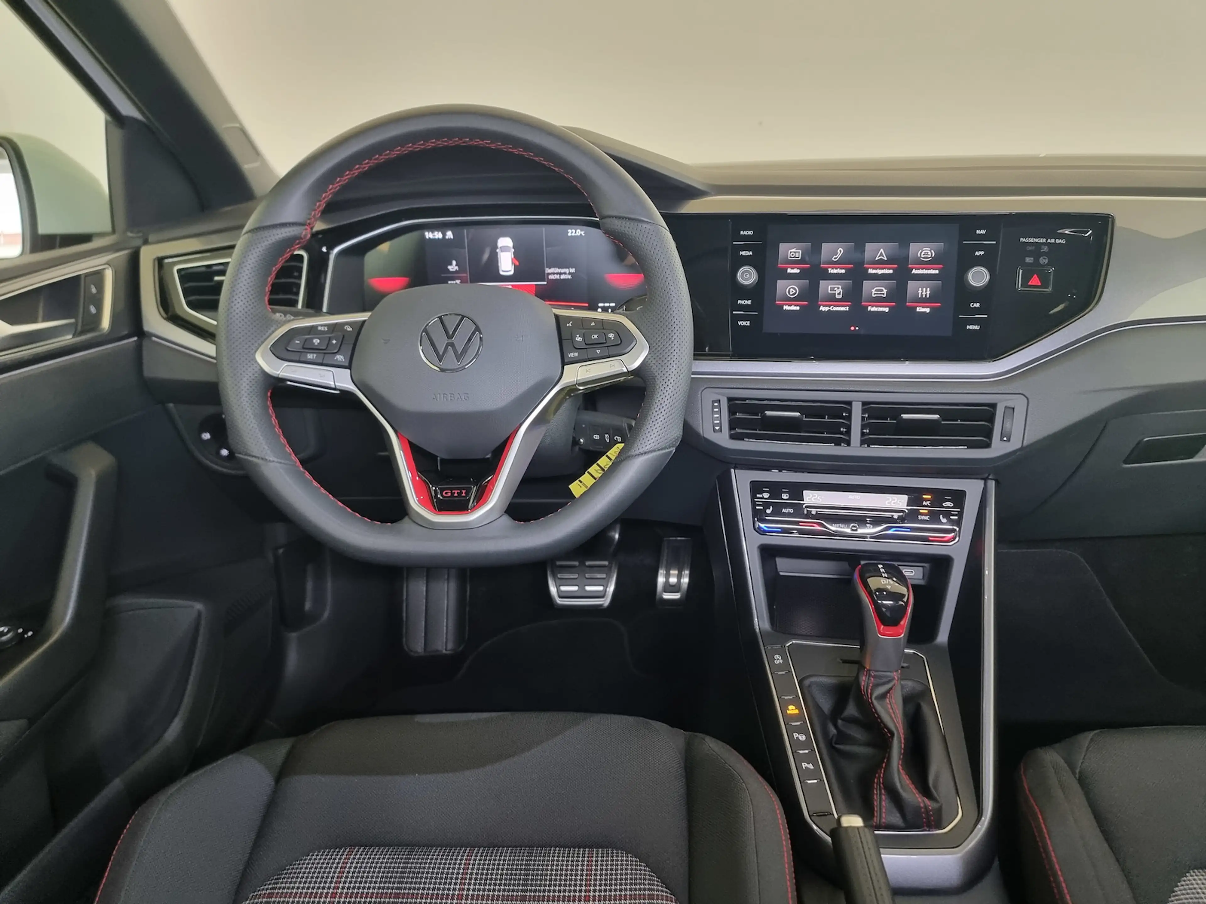 Volkswagen Polo GTI 2.0 TSI DSG Matrix-LED ACC APP SHZ DAB — photo 10