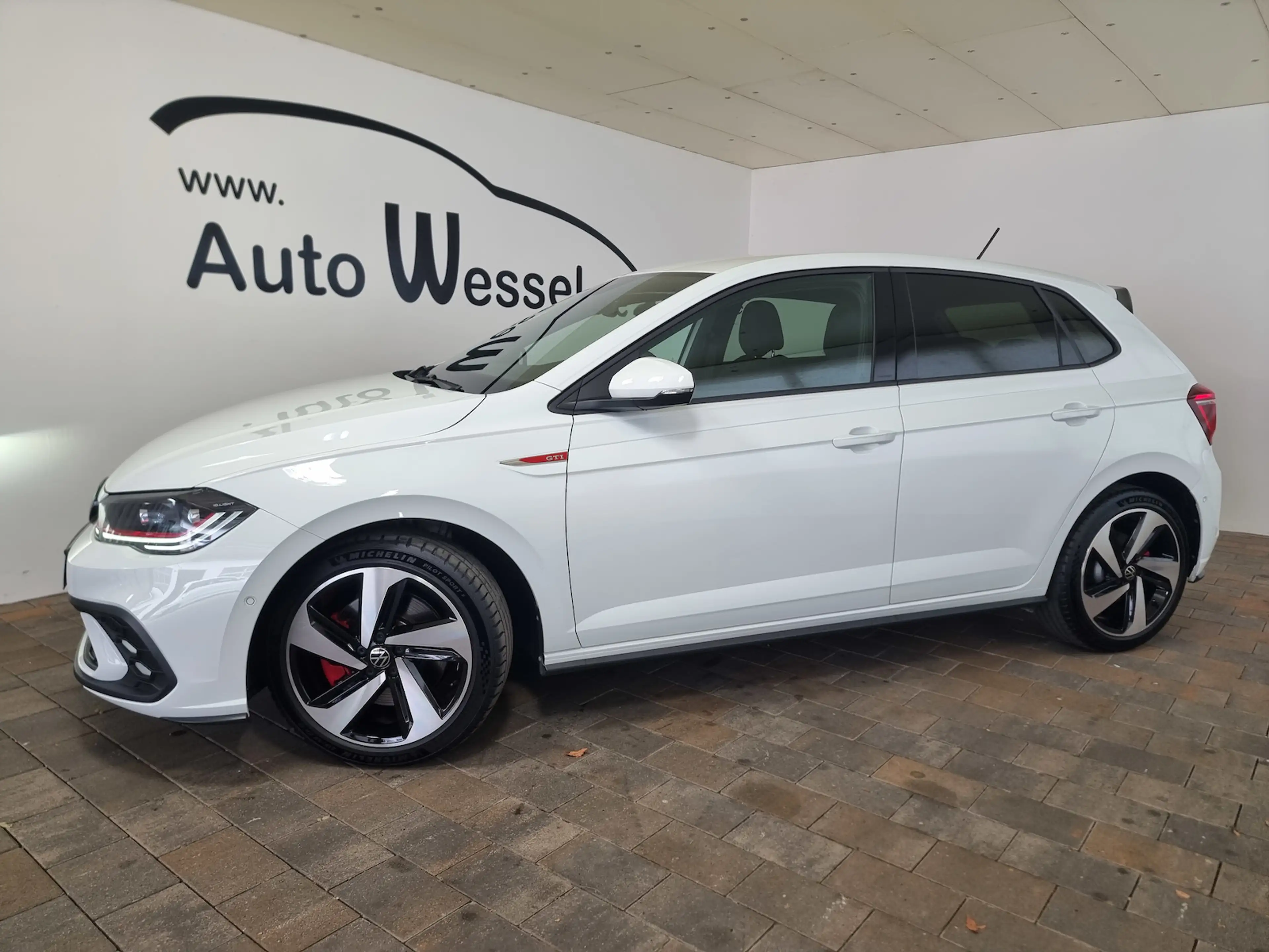 Volkswagen Polo GTI 2.0 TSI DSG Matrix-LED ACC APP SHZ DAB — photo 5