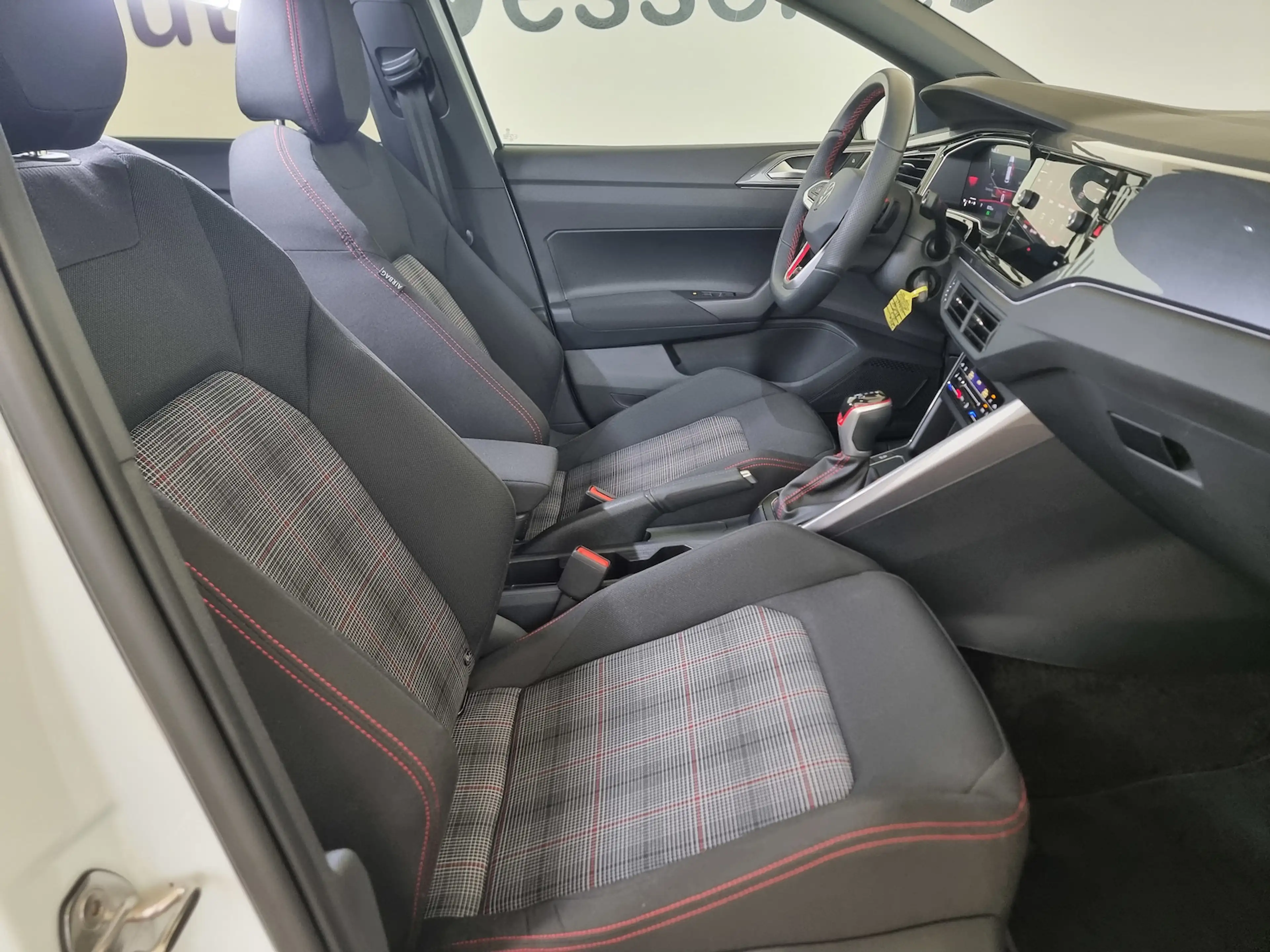 Volkswagen Polo GTI 2.0 TSI DSG Matrix-LED ACC APP SHZ DAB — photo 12