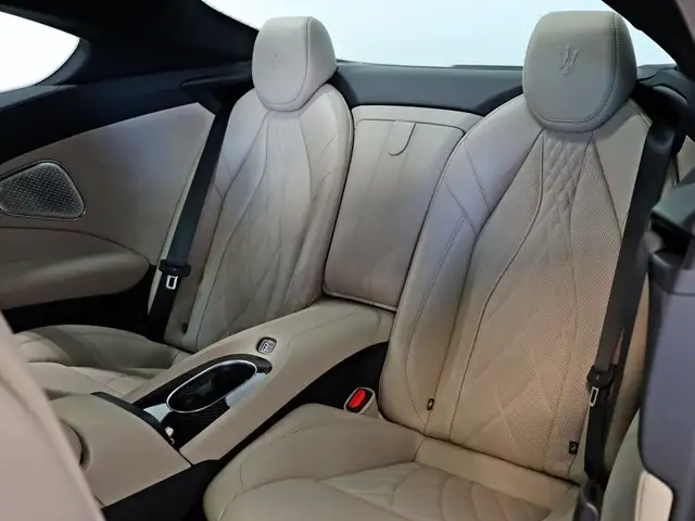 Maserati Granturismo view 13