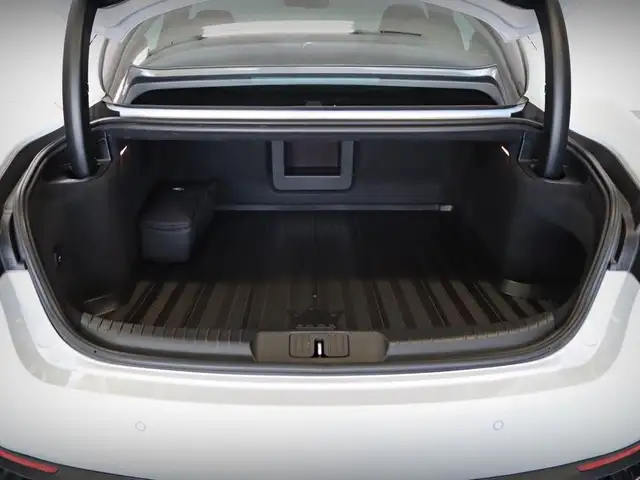 Maserati Granturismo view 5