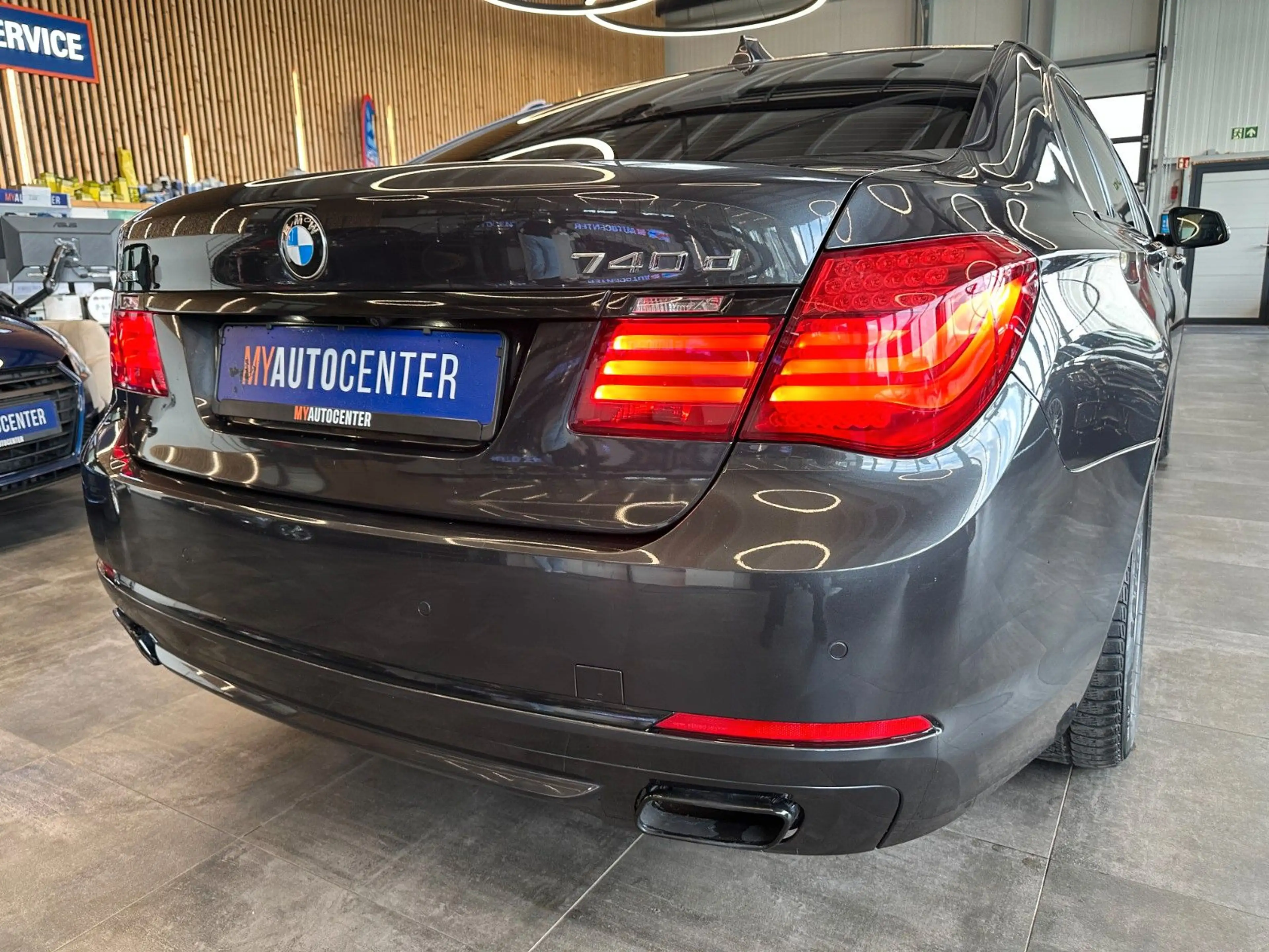 BMW 740 d xDrive *HeadUP*KomfortSitze*Vollauss.* — photo 2