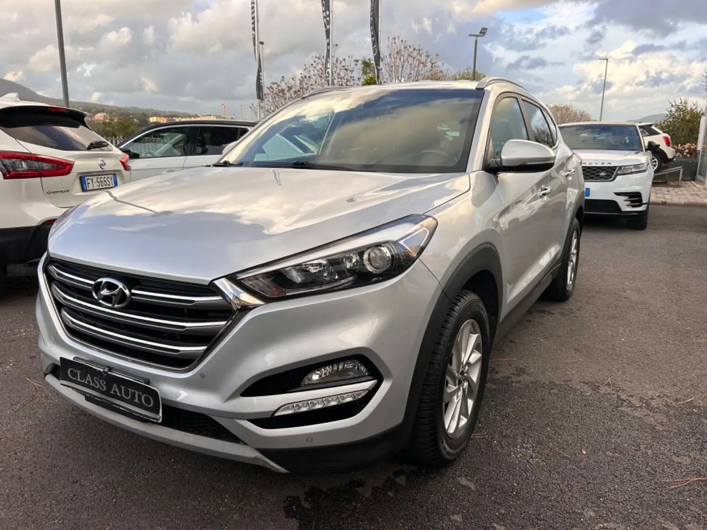 Hyundai TUCSON 1.7 CRDi DCT XPossible Grigio - 1