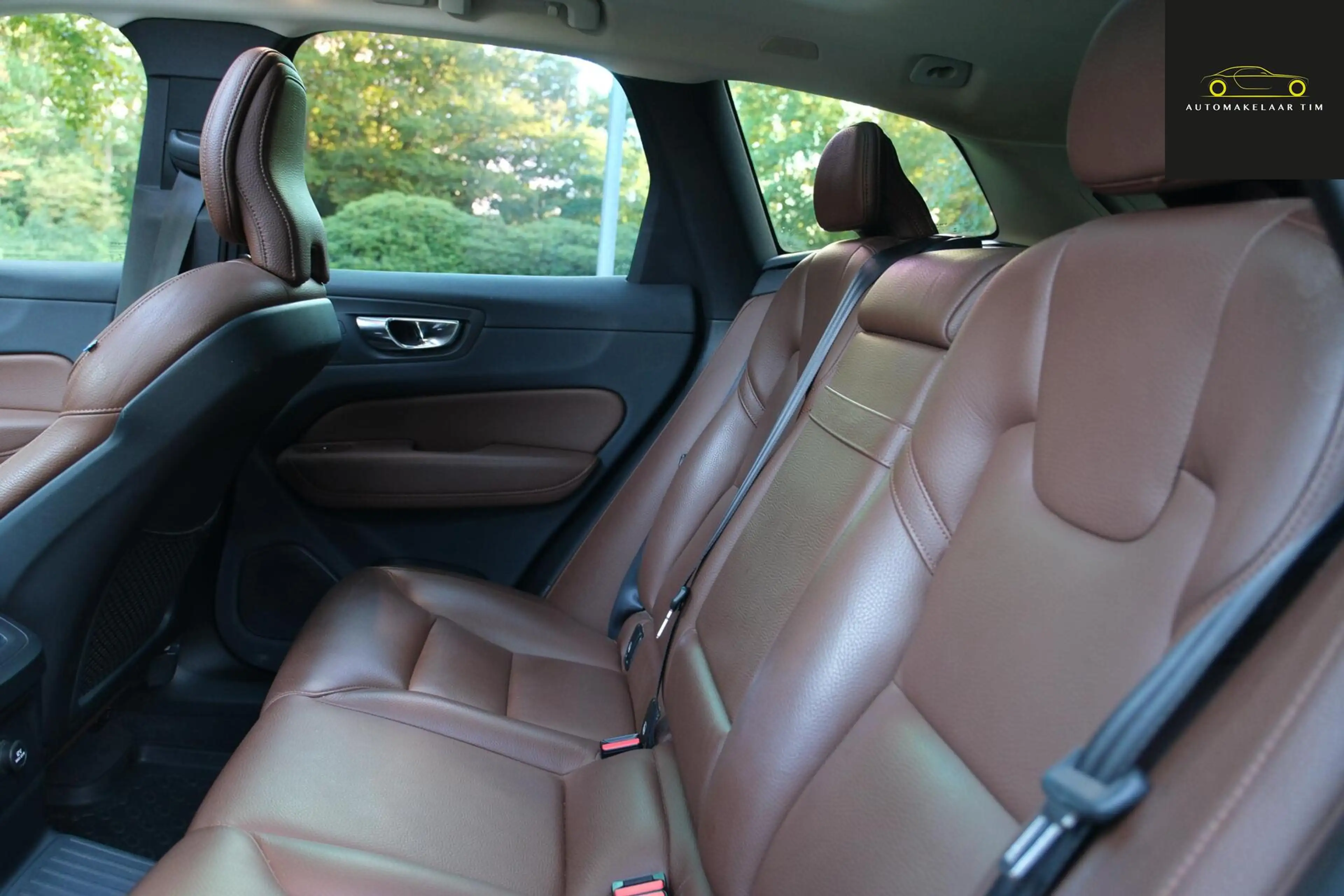 Volvo XC60 2.0 T8 Twin Engine AWD Momentum Pro — photo 30